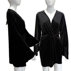 NWT PrettyLittleThing PLT Black Velvet Wrap Draped Dress Size 12 Bell Sleeve